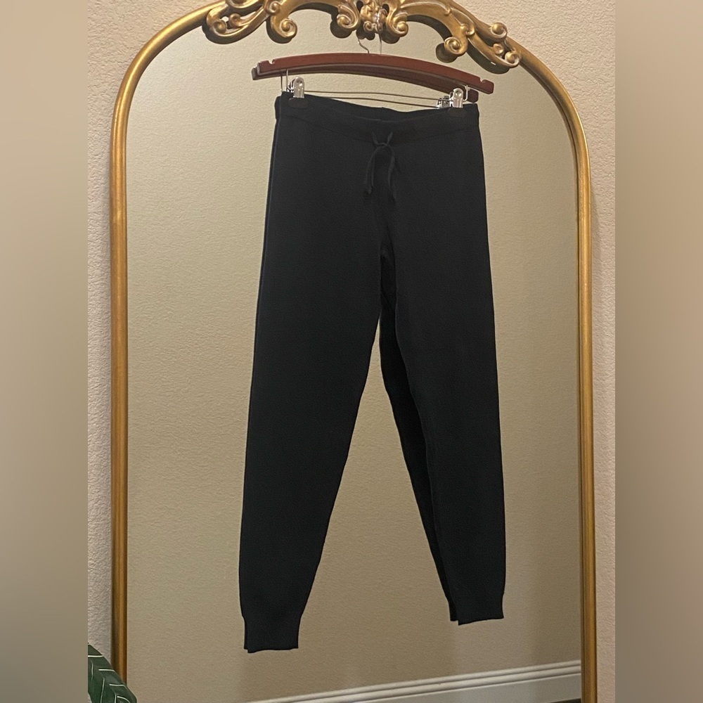 Papinelle Women’s Black Knit Jogger Size M - Picture 2 of 7